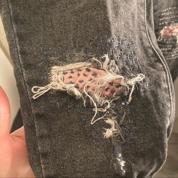 Levi’s 721 high waisted skinny distressed patch - Picture 3 of 7